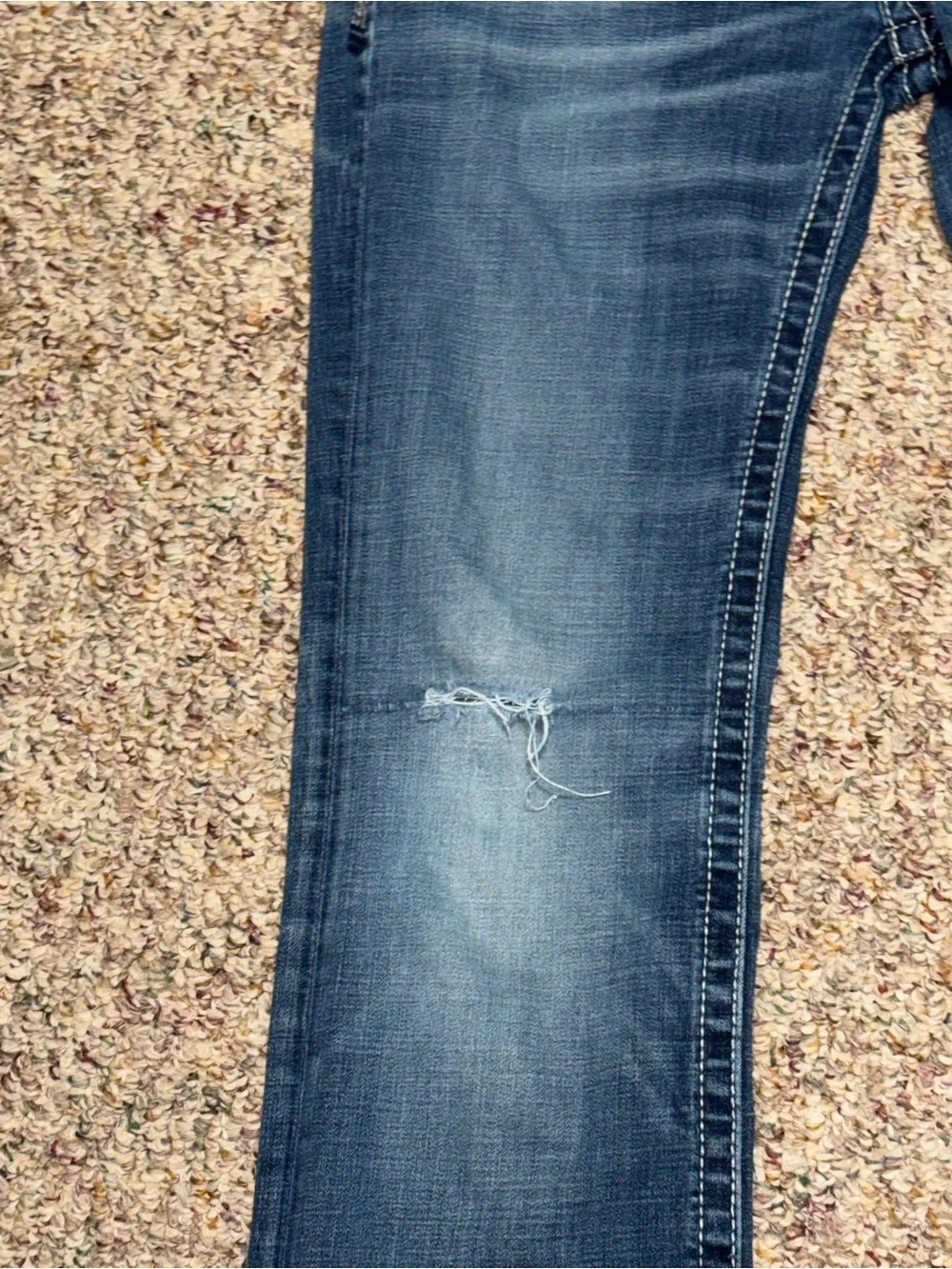 BKE Men's size 29 Medium Blue Boot Cut Jeans‎ with Light Distress